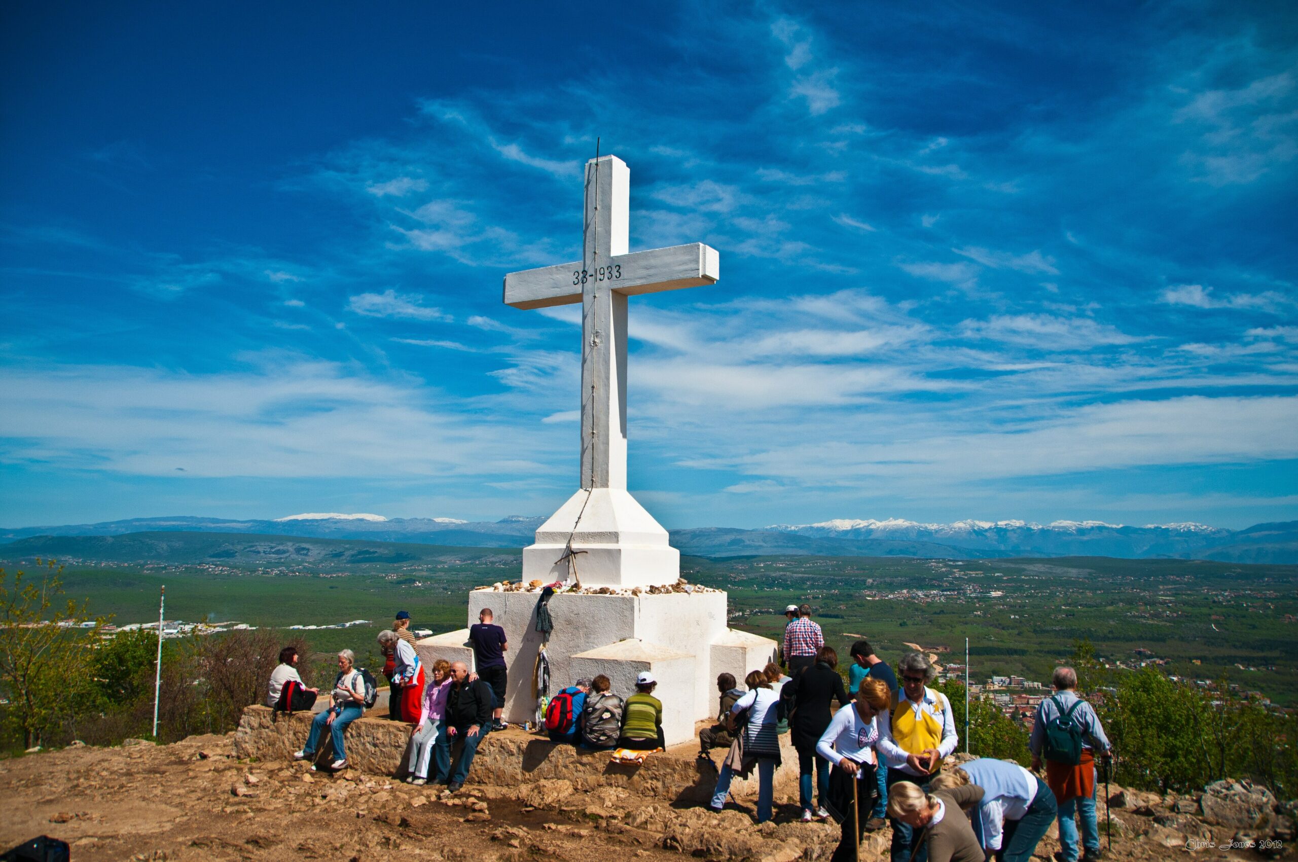 La grande croix du mont Križevac au-dessus de Medjugorje
